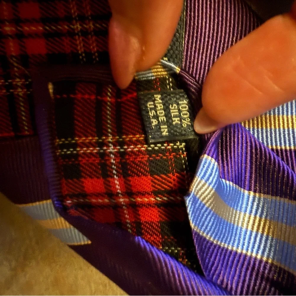 1901 Elegant Purple and Blue Tie